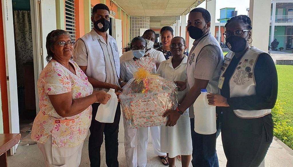 Sanitization and Health Necessities Hamper Donation to the Elderly DOM767