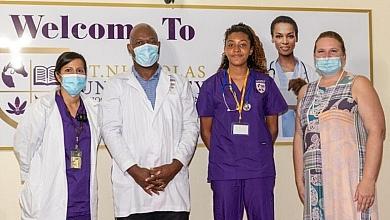 Dr Naderkhani, Dr Thomas, and Dr LeRoux During Stethoscope Ceremony With Student
