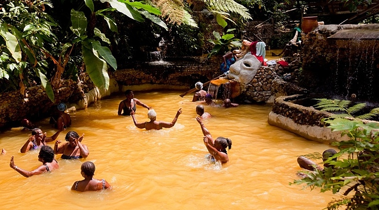 Dominica Tourism Industries