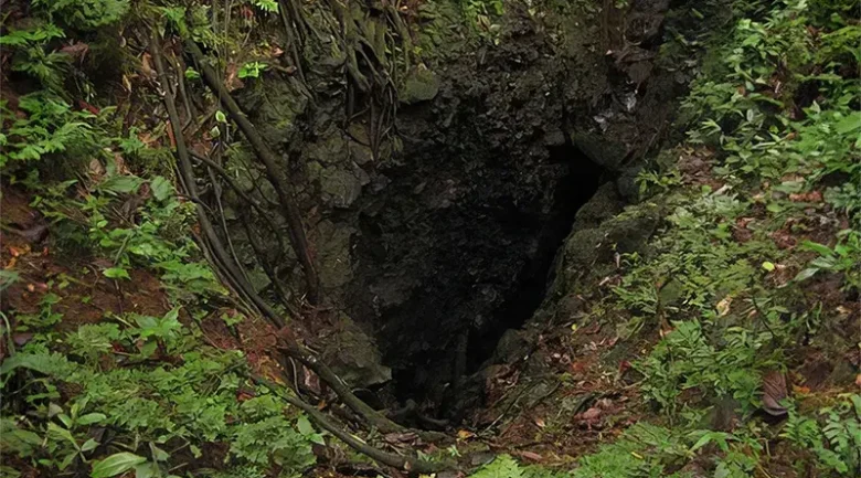 Tou Santi (Stinking Hole)