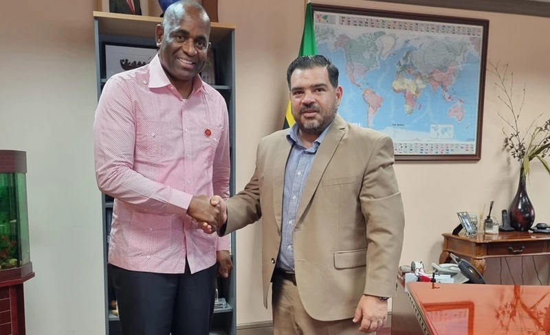 Prime Minister of the Commonwealth of Dominica, Hon. Roosevelt Skerrit, receives SE, Ambassador of Venezuela José D. Moros Savelli